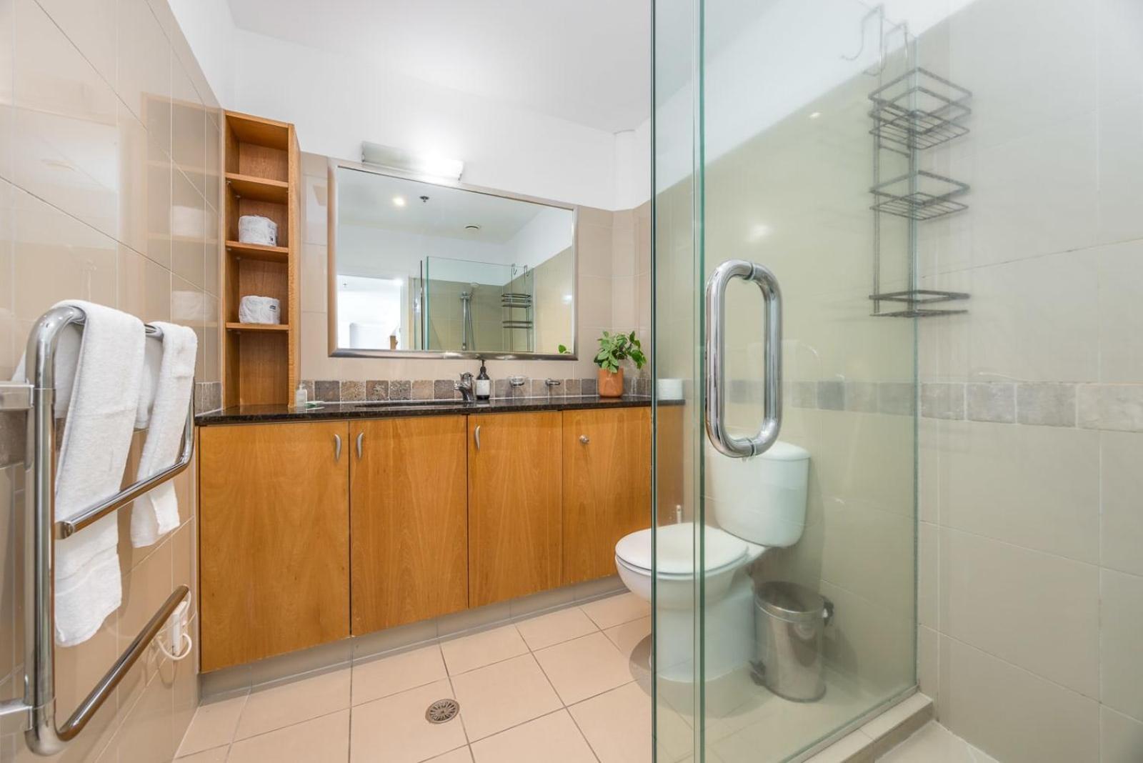 Beautiful Renovated 2 X Bdrm,Perfect Location Lejlighed Auckland Eksteriør billede