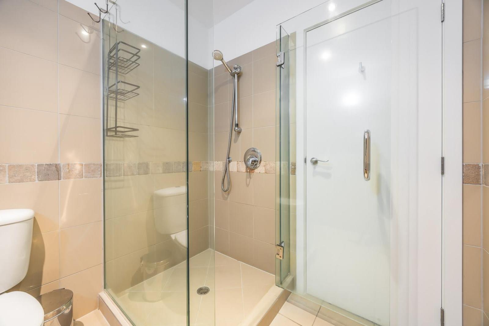 Beautiful Renovated 2 X Bdrm,Perfect Location Lejlighed Auckland Eksteriør billede
